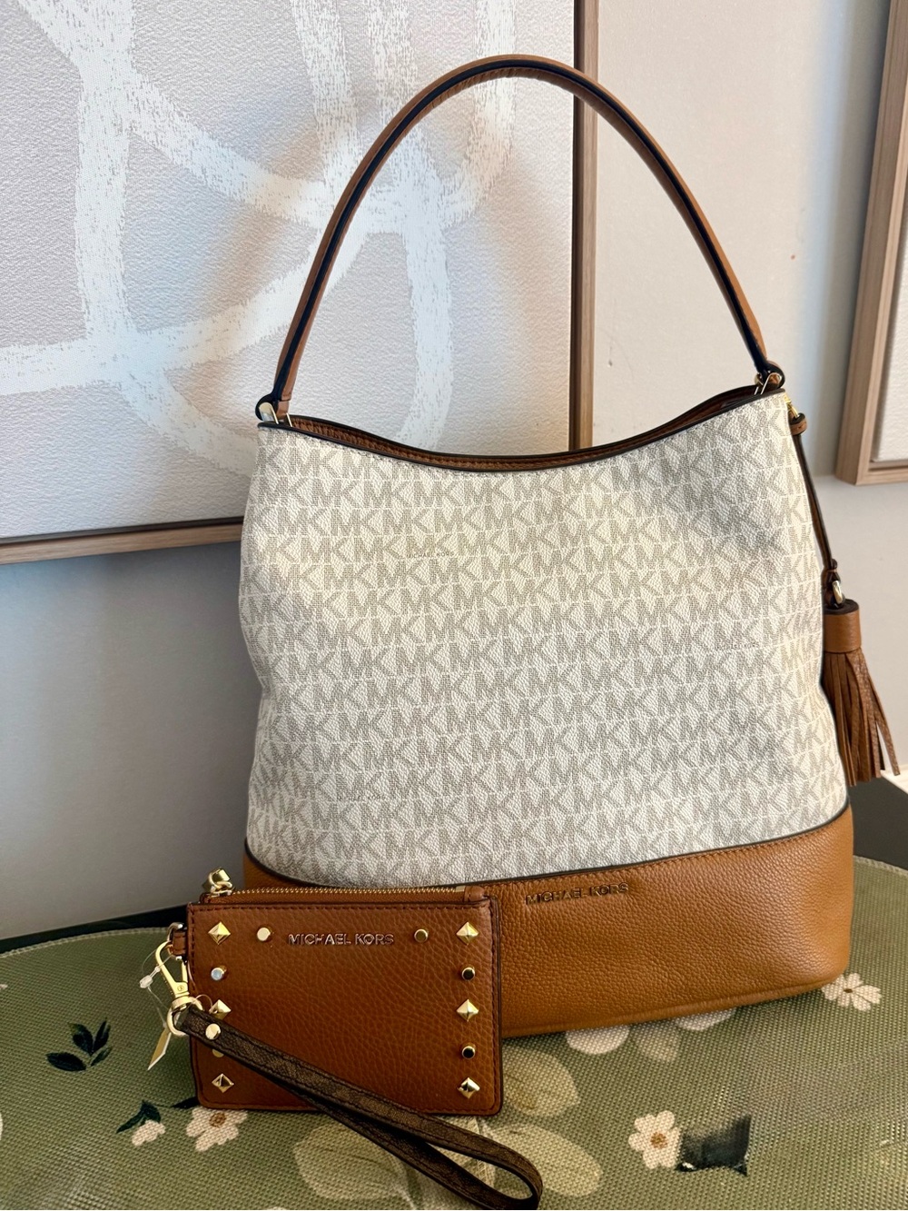 Michael Kors Kip Bucket Bag White & Brown Signature with Wallet & Wristlet